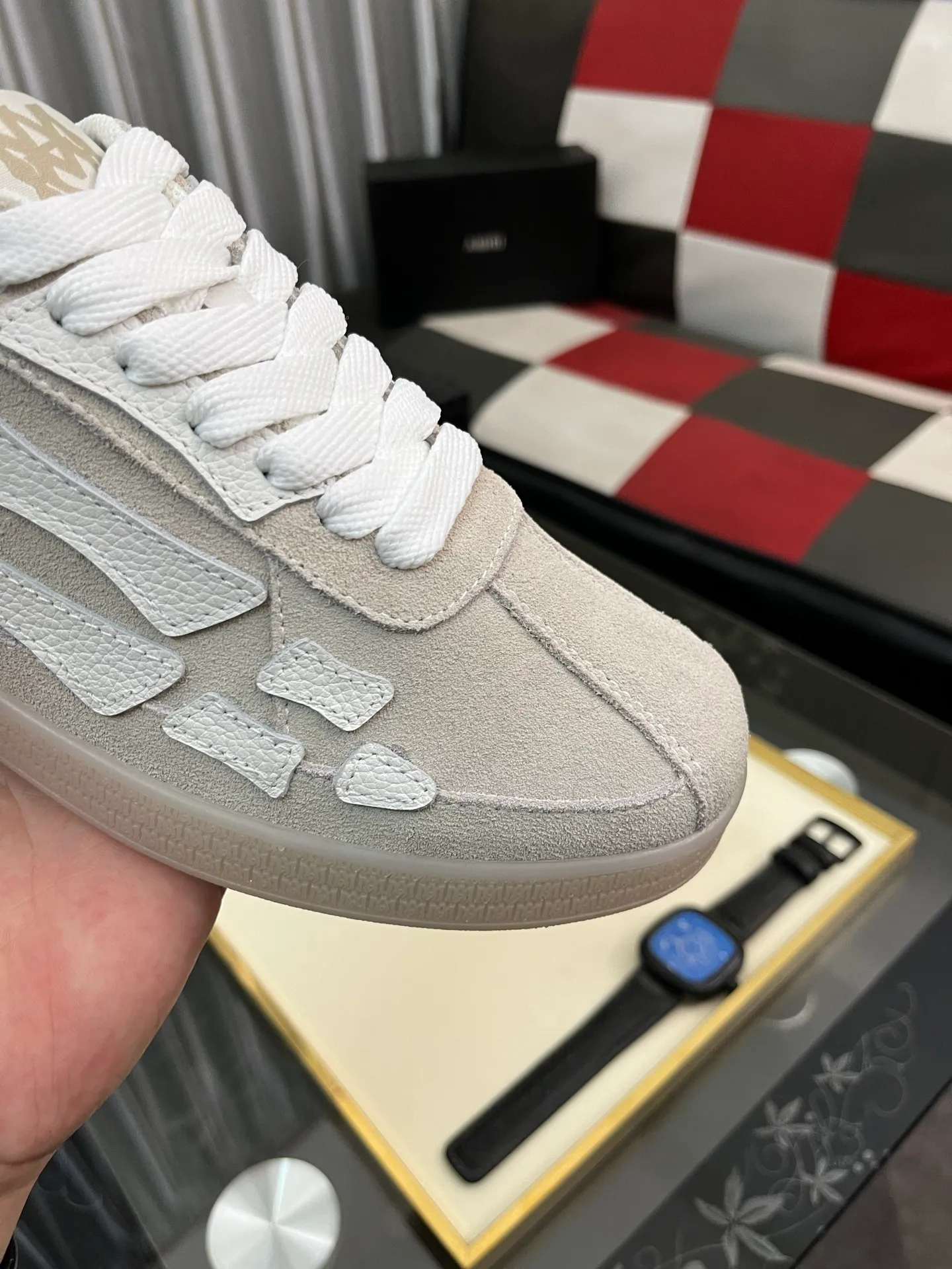 Men's shoes 💰420⌚️⌚️《AMIR*》New men's low-top casual sports sneakers bone shoes, another pair of irresistible bone shoes. Bone shoes are one of AMIRI's most popular items. They use first-layer cowhide uppers. The side bones are made of two cowhide laminations. They have a three-dimensional feel. The leather incisions are all oil-edged. Contrasting color design. Simple style. Fashionable sports. Customized metal LOGO nameplate to embellish shoelaces. Exclusive control of top version. Supports comparison. Breathable mesh lining Original rubber outsole A must-have item for daily leisure Suitable for various occasions Check it out if you are looking for high quality Super cool uppers Size: 38-445️⃣ Colors available